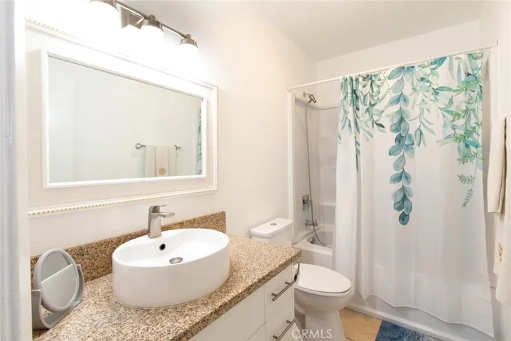 9551 Via Ricardo, Burbank, California 91504