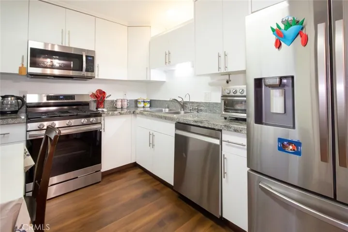 9551 Via Ricardo, Burbank, California 91504