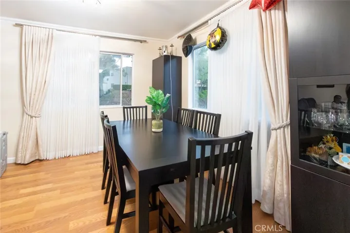 9551 Via Ricardo, Burbank, California 91504