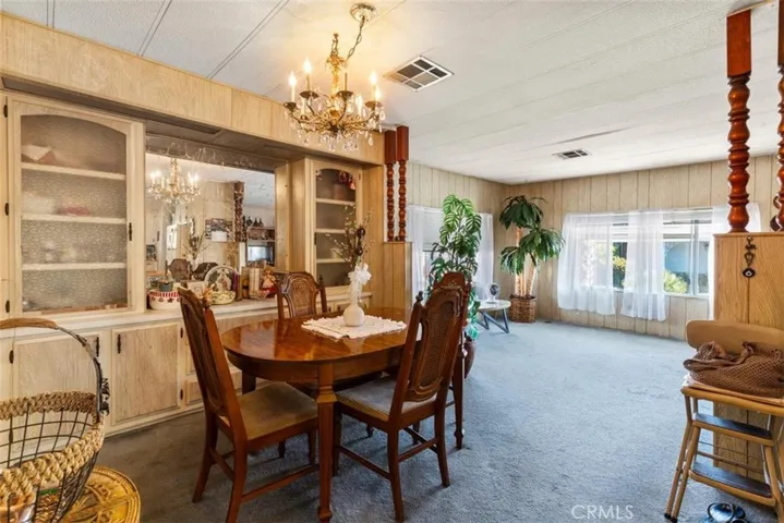 Virtually Staged: Well Lit Dining Area