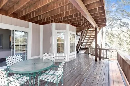 Lower deck