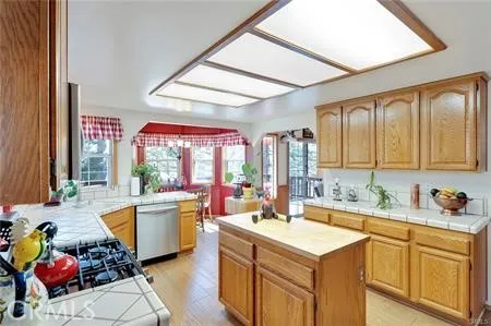 Kitchen main level