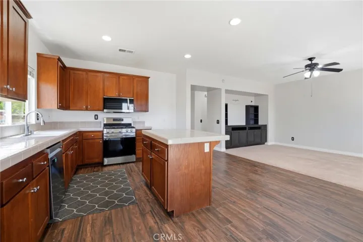 33380 Dolomite St., Menifee, California 92584
