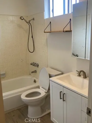 1049 Hewitt, San Fernando, California 91340