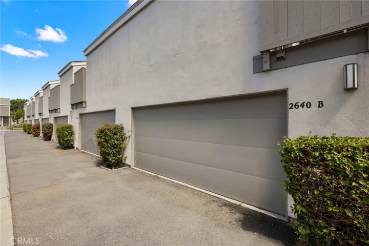 Garage (attached)