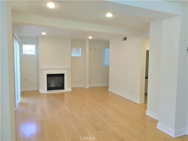 6300 Honolulu Avenue 101, La Crescenta, California 91214