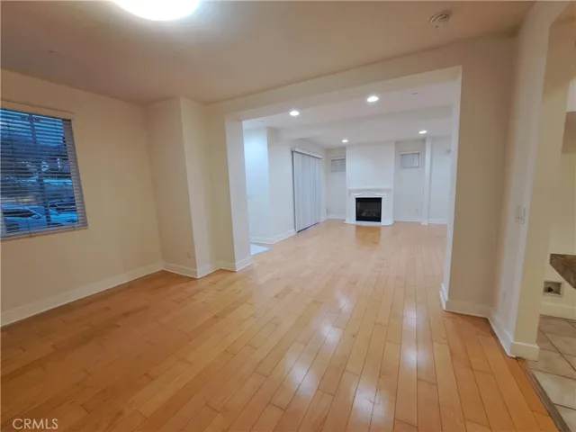 6300 Honolulu Avenue 101, La Crescenta, California 91214