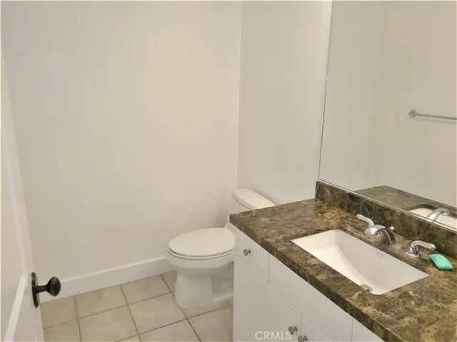 Guest 1/2 bathroom downstairs