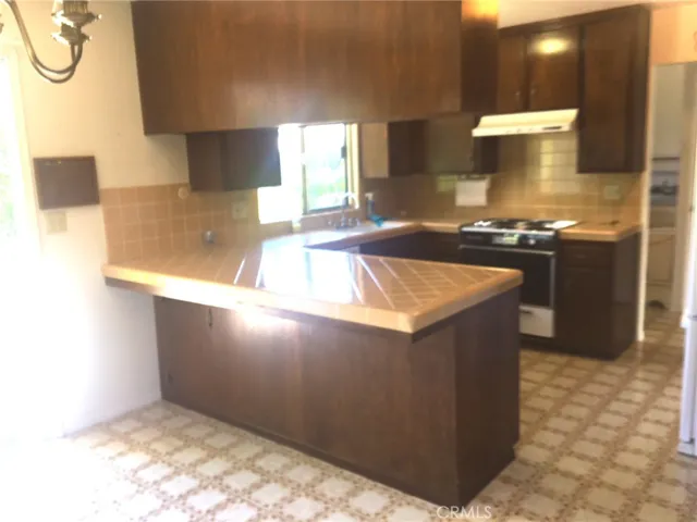 1559 Royal Way, San Luis Obispo, California 93405