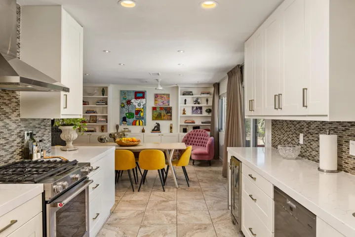 2200 Acacia Rd E-22