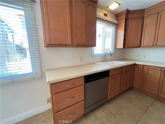 1023 E 1st 17, Long Beach, California 90802