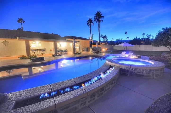 pool fire feature