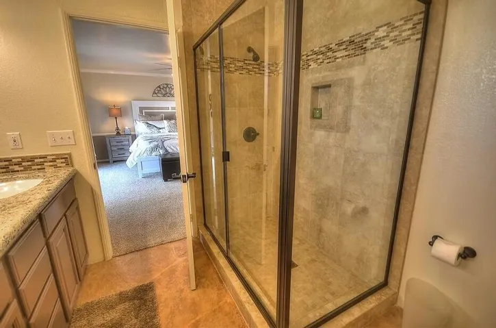 bedroom 3 en suite