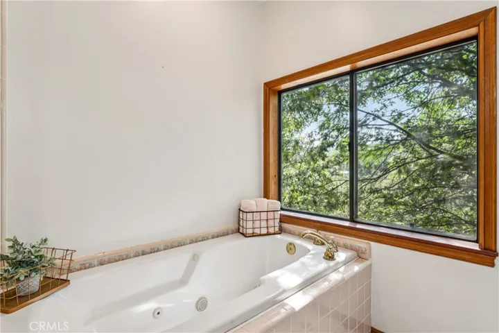 1681 Culbertson Lane, Lake Arrowhead, California 92352