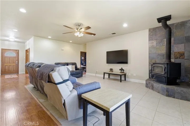 8224 W Avenue D4, Lancaster, California 93536