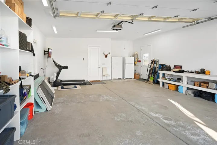 Attached garage — 24' × 25' with 10' ceiling