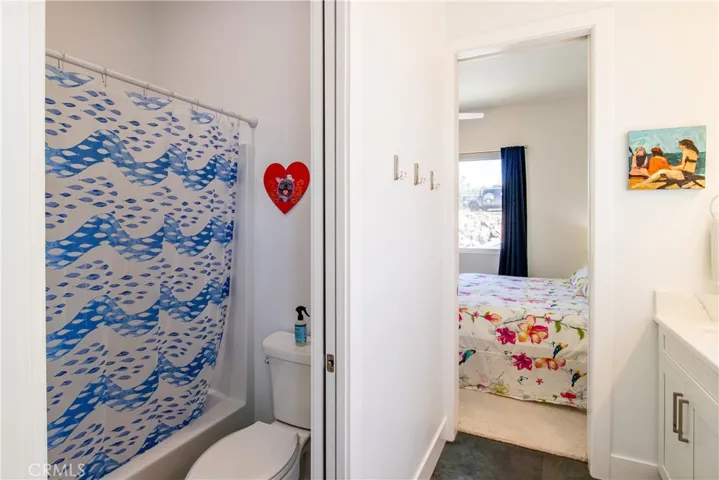Bathroom with shower/tub combo