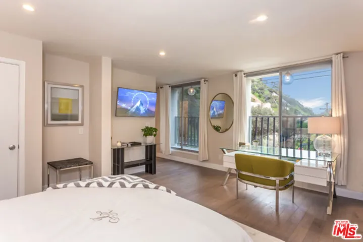1922 N Beverly Drive, Beverly Hills, California 90210
