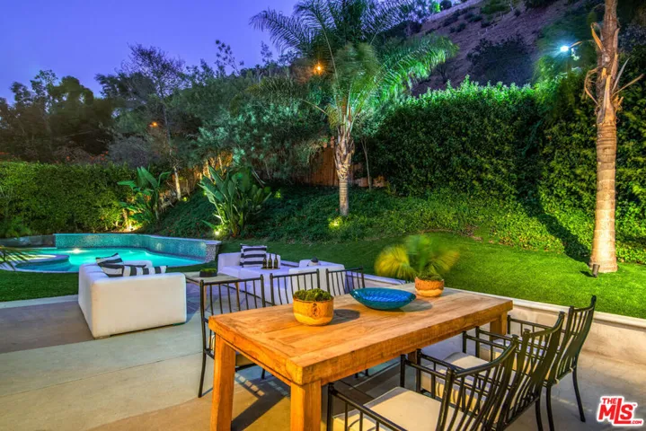 1922 N Beverly Drive, Beverly Hills, California 90210