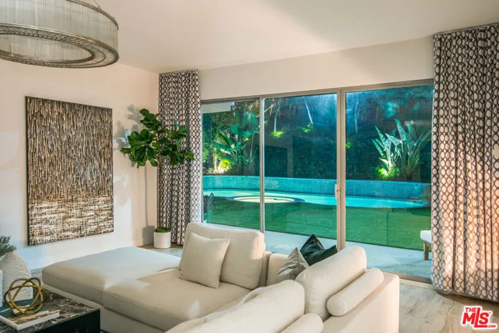 1922 N Beverly Drive, Beverly Hills, California 90210