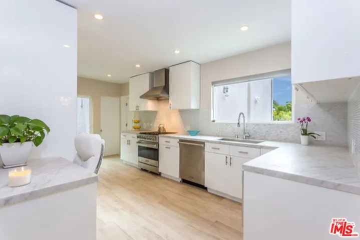 1922 N Beverly Drive, Beverly Hills, California 90210