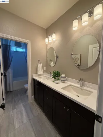 Upstairs Bathroom