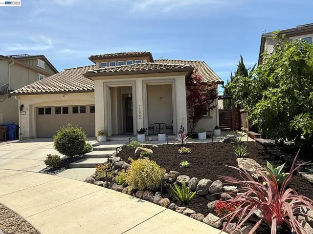 End of Court Location with Low Maintenance Landscaping