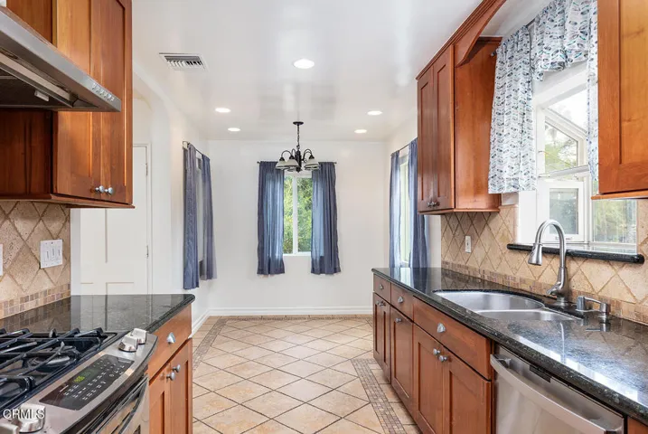 617 Grand View Ave 011-mls