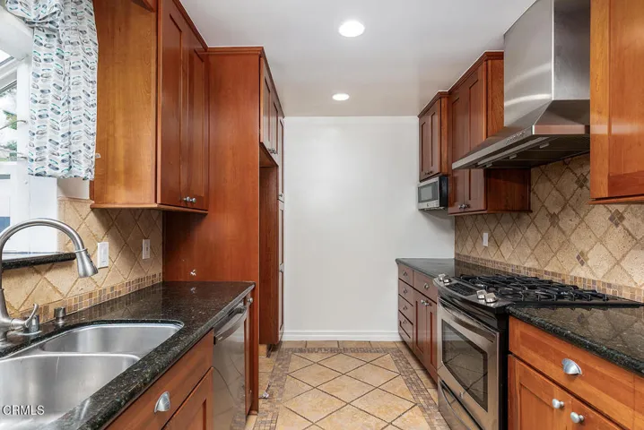 617 Grand View Ave 010-mls
