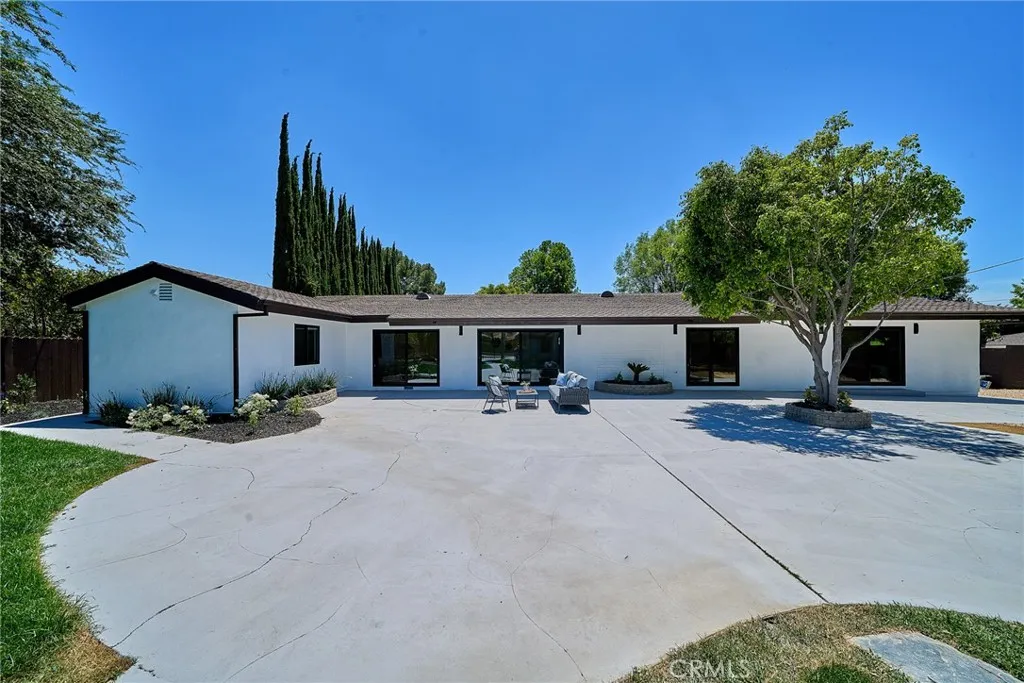 OVERSIZED 17,000 SF FLAT LOT