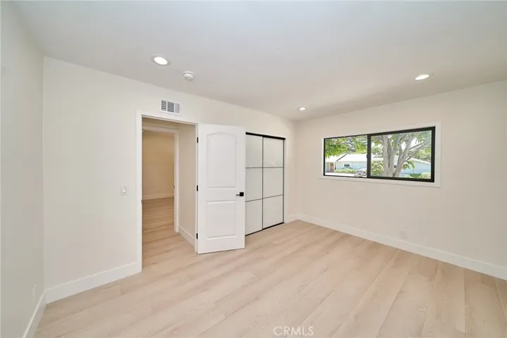ENSUITE WITH EXTRA DEEP CLOSET