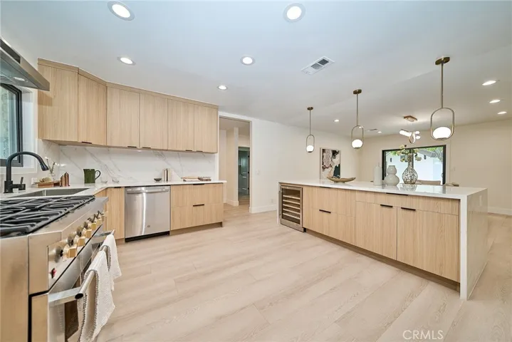 PREMIUM FINISHES THROUGHOUT