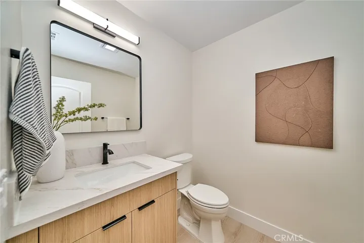 MAIN HOUSE POWDER ROOM
