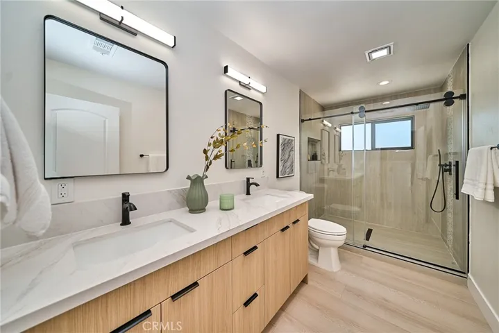  BRAND NEW SECOND PRIMARY BATHROOM