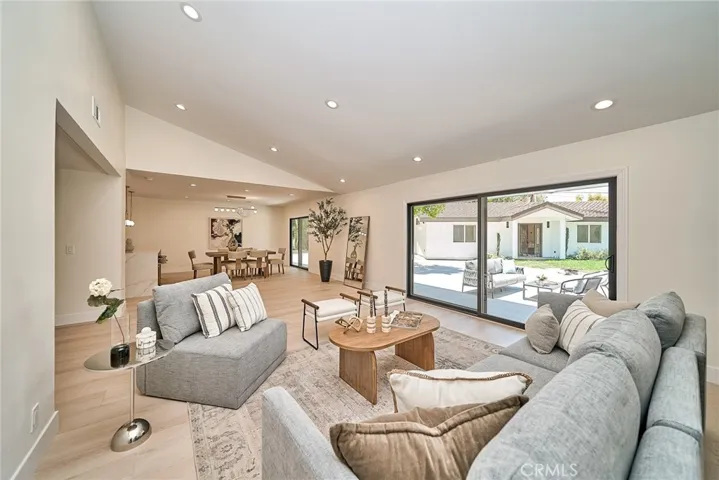 BRIGHT AND INVITING LIVING SPACE