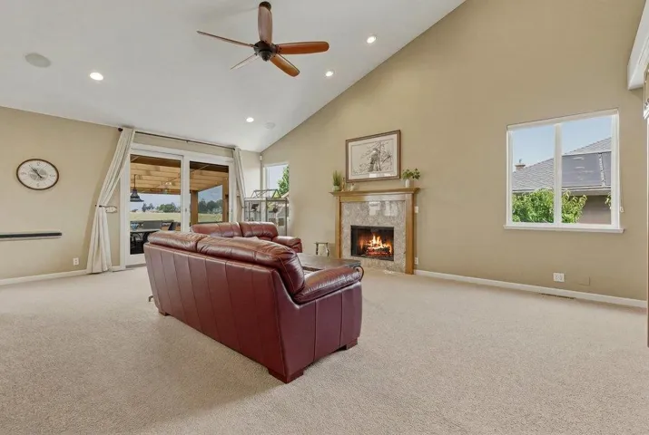 1150 Sonnys Way, Hollister, California 95023