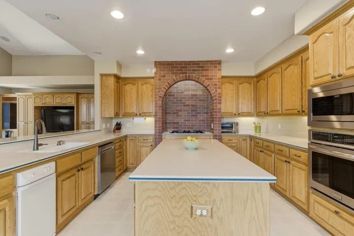 1150 Sonnys Way, Hollister, California 95023