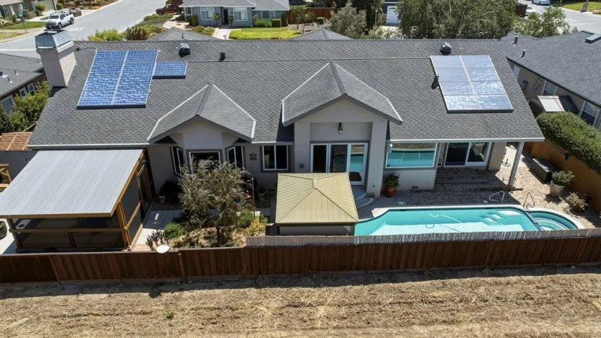 1150 Sonnys Way, Hollister, California 95023