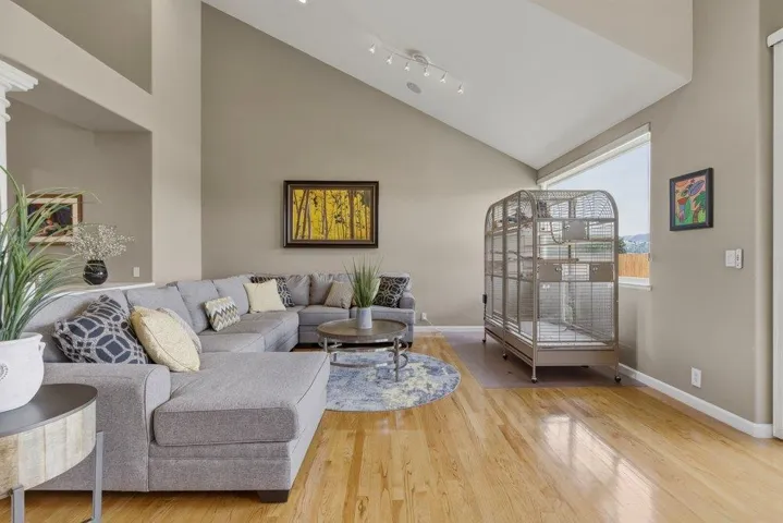 1150 Sonnys Way, Hollister, California 95023