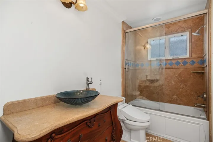 7822 Truxton, Los Angeles, California 90045