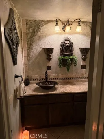 Powder Room, 1st floor, entrance