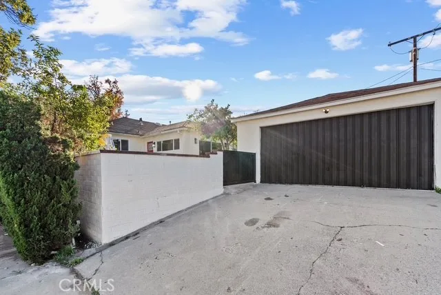 Driveway & Garage