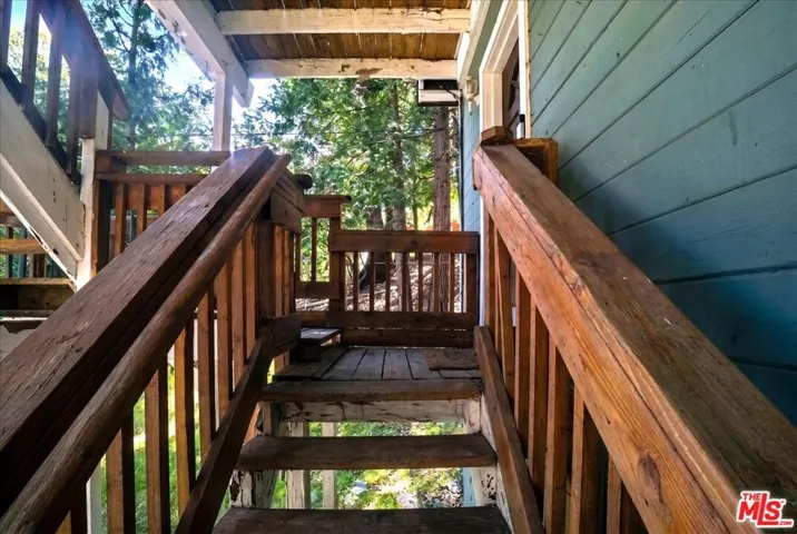 27071 Overlook Lane, Lake Arrowhead, California 92352
