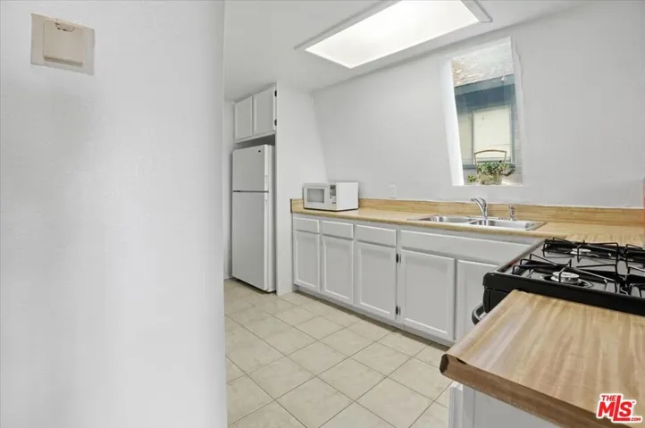 27071 Overlook Lane, Lake Arrowhead, California 92352