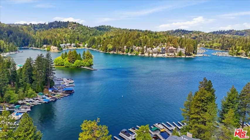 27071 Overlook Lane, Lake Arrowhead, California 92352