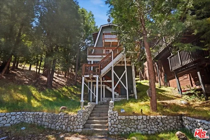 27071 Overlook Lane, Lake Arrowhead, California 92352