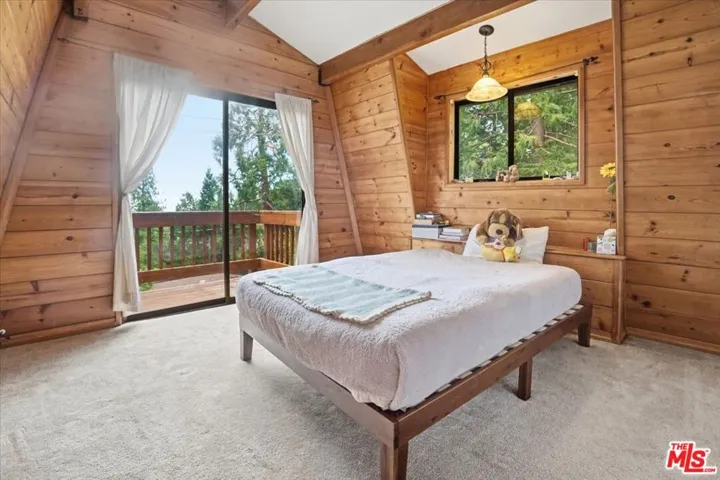 27071 Overlook Lane, Lake Arrowhead, California 92352
