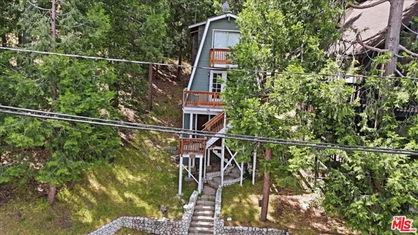 27071 Overlook Lane, Lake Arrowhead, California 92352