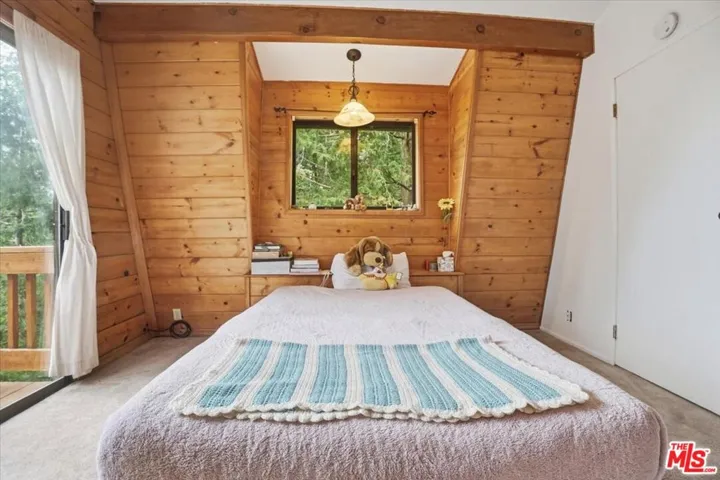 27071 Overlook Lane, Lake Arrowhead, California 92352