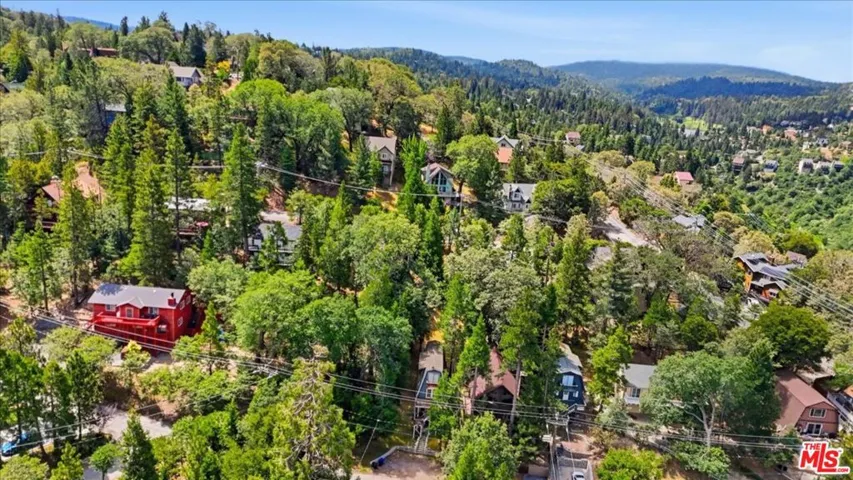 27071 Overlook Lane, Lake Arrowhead, California 92352